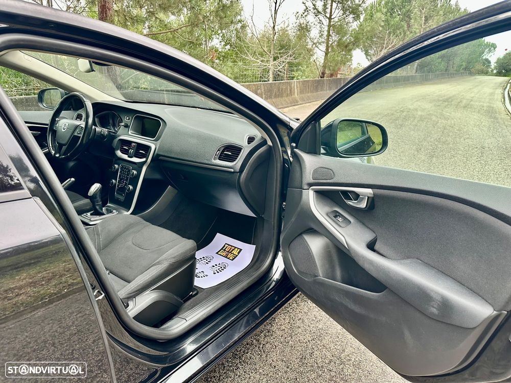 Volvo V40 D2 Kinetic - 13