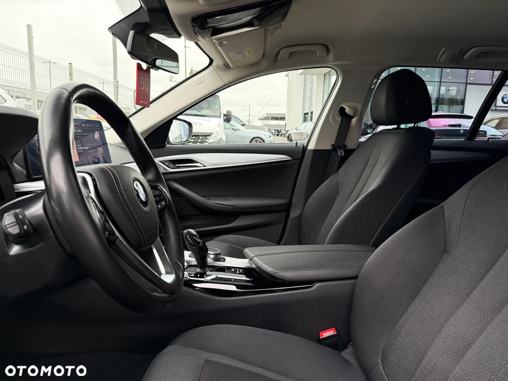 BMW Seria 5 520d xDrive Sport Line - 27