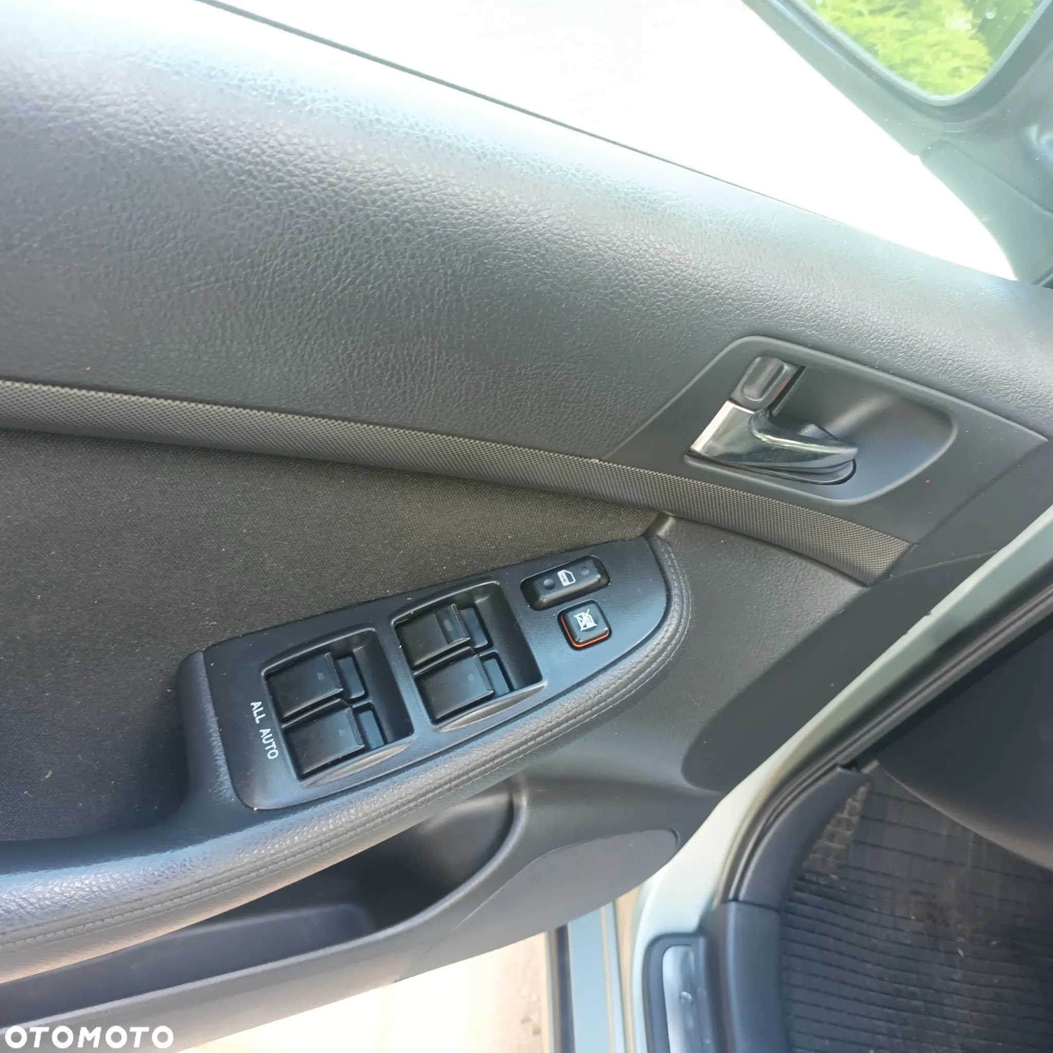Toyota Avensis 2.0 VVT-i Sol Plus - 9