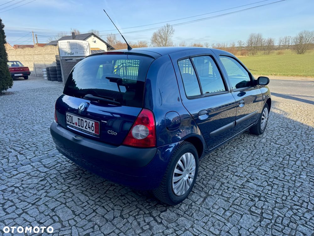 Renault Clio 1.2 16V Emotion - 5