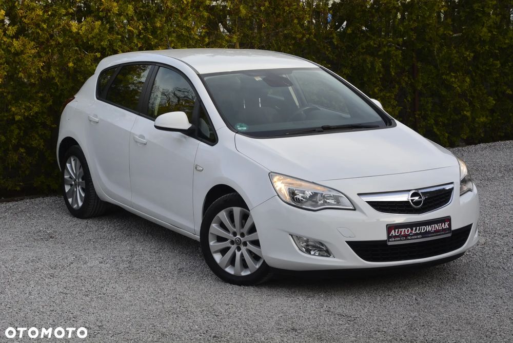 Opel Astra 1.6 Enjoy - 11