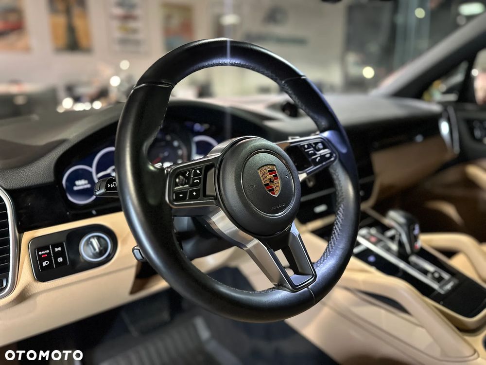Porsche Cayenne - 8