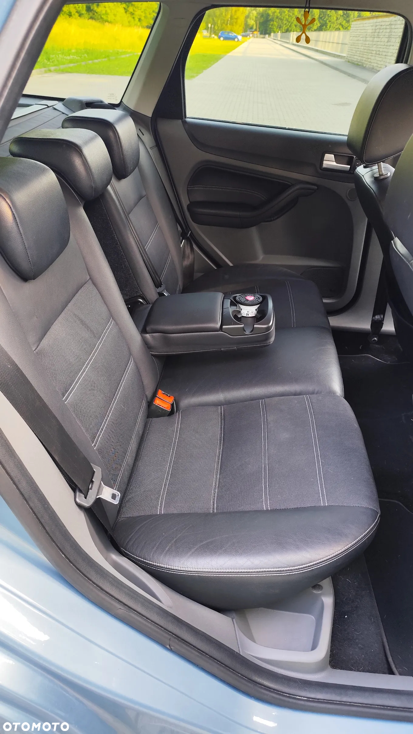 Ford Focus Turnier 2.0 16V Titanium - 18