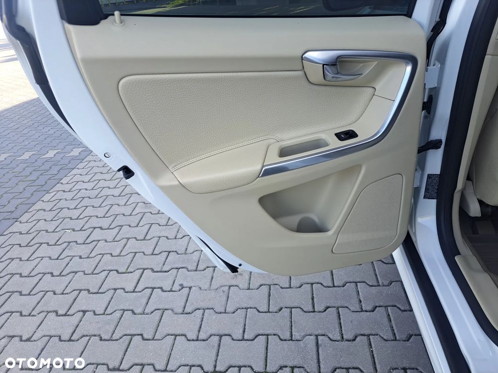 Volvo XC 60 T6 AWD Edition Pro - 8