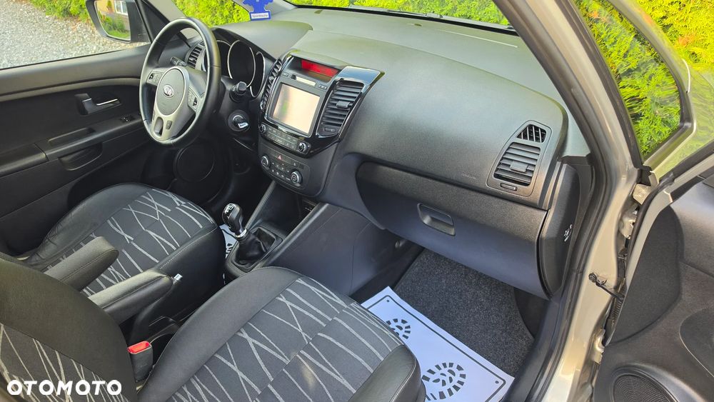 Kia Venga 1.4 CVVT Fifa World Cup Edition - 9