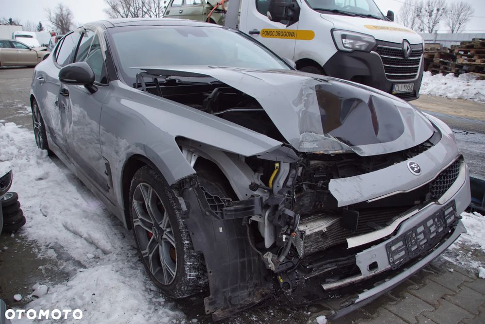 KIA STINGER GT 2018 3.3 GDI 370 KM 4X4 2018 123 TYŚ KM LAKIER C4S na części maska pas lampa zderzak błotnik drzwi klapa silnik skrzynia amortyzator półoś alternator rozrusznik led lusterko felga dyfer dyferencjał sterownik komputer moduł szyba - 4