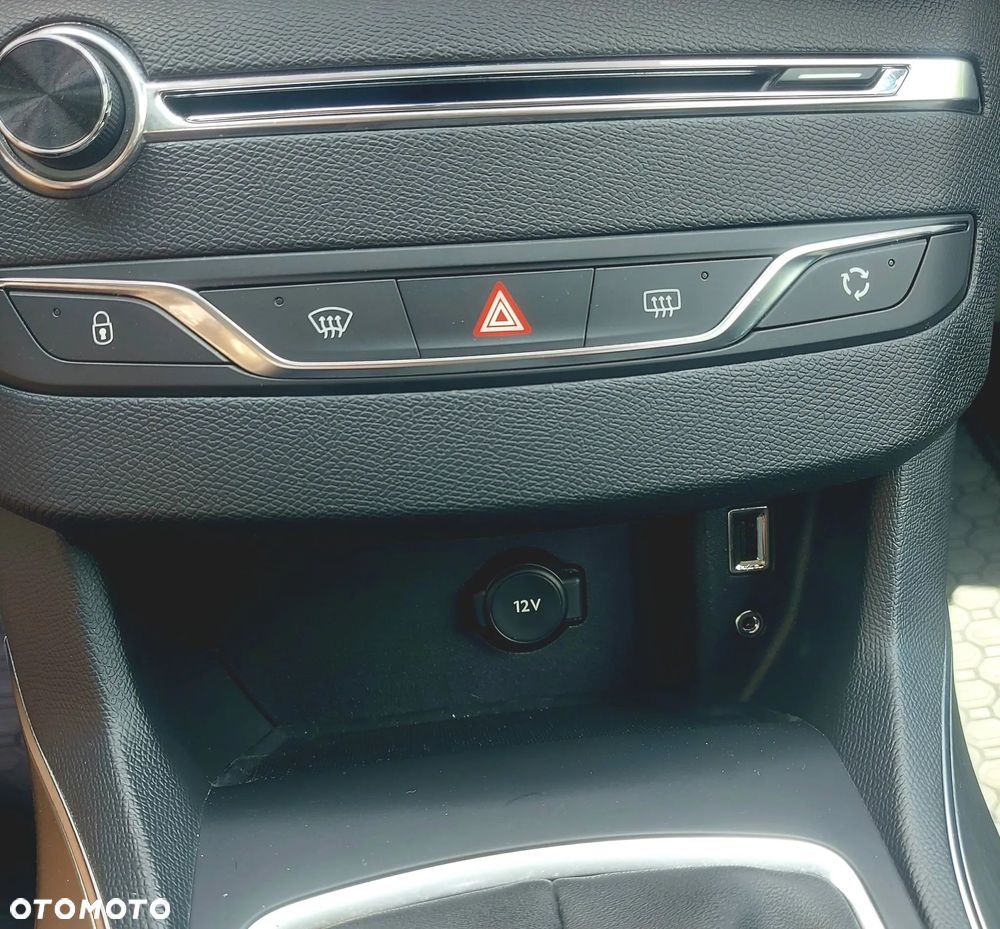 Peugeot 308 - 30
