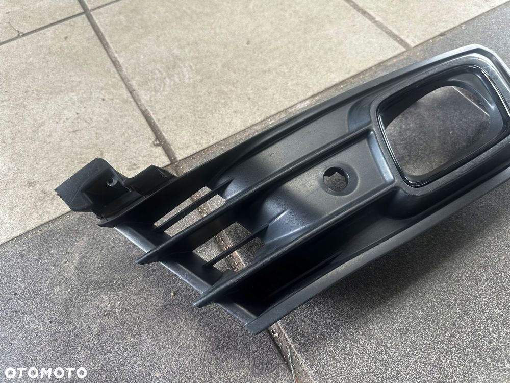 renault captur i lift 17-19 kratka zderzaka prawa pdc przód 261a24736r - 3