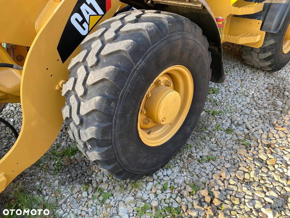 Caterpillar CAT 907M, 3400 MTH, ŁYŻKA OTWIERANA + WIDŁY, z NIEMIEC, SUPER STAN, - 14