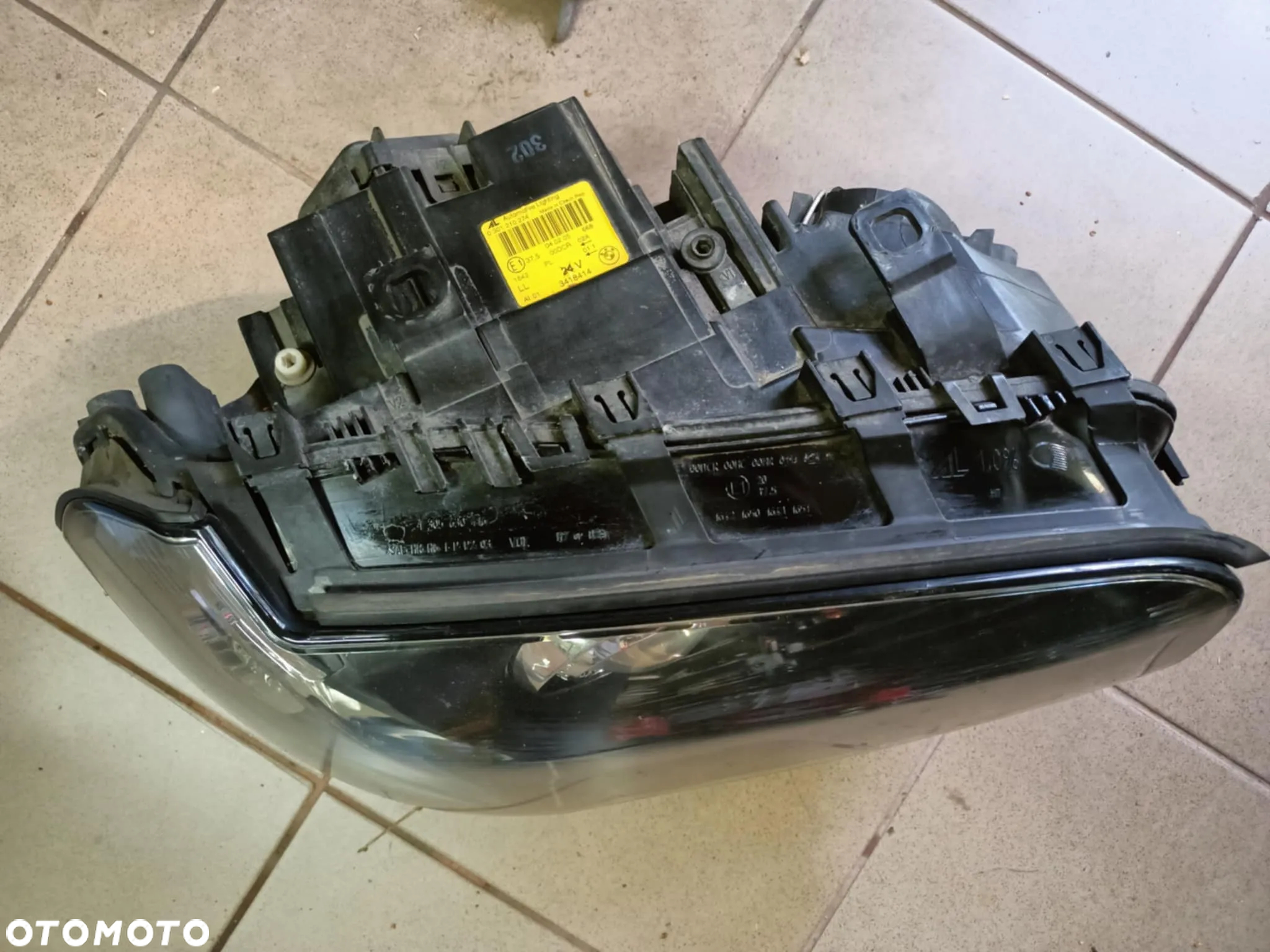 Lampa przód przednia prawa Xenon Dynamic skrętny BMW E83 X3 przed lift 3418414 Europa - 2