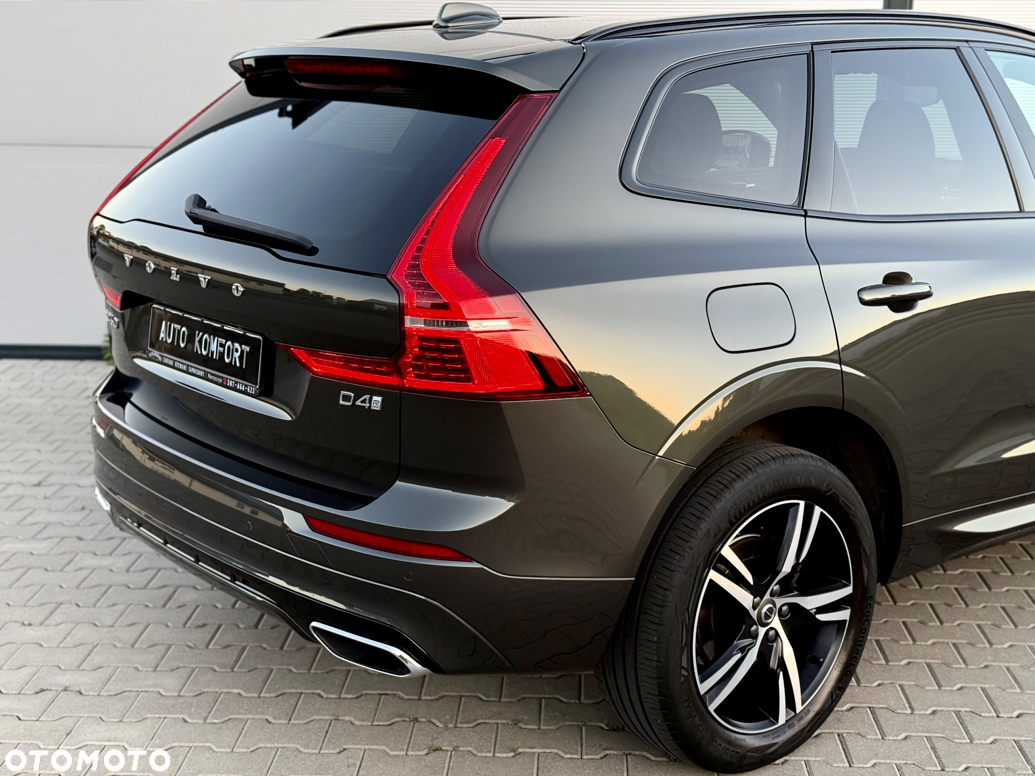 Volvo XC 60 D4 R-Design - 17