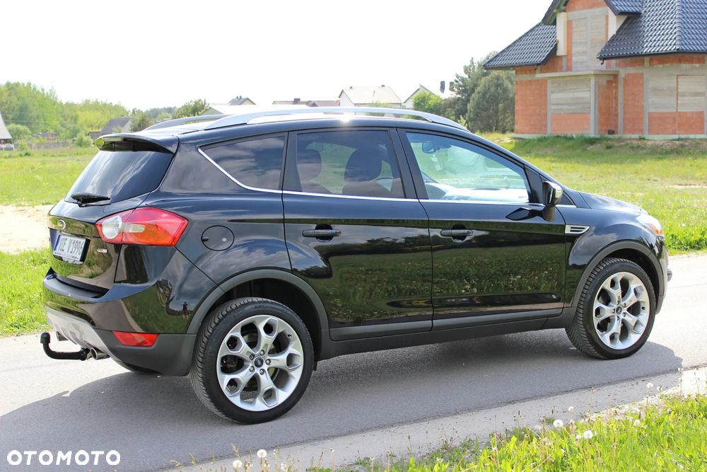 Ford Kuga 2.0 TDCi 2x4 Titanium - 4