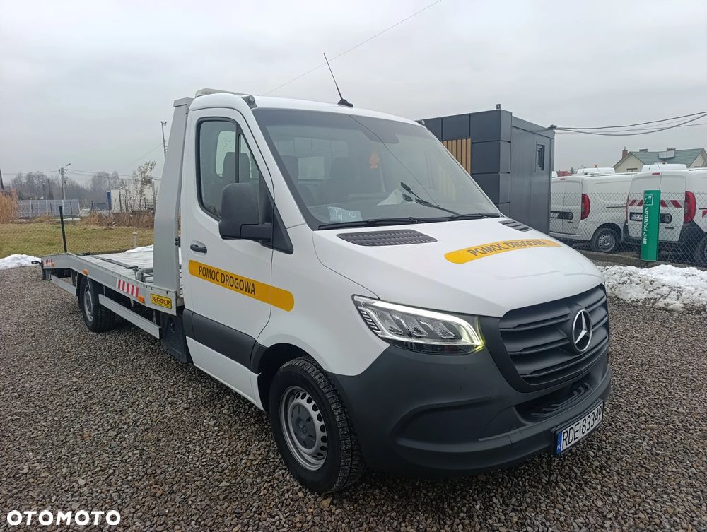 Mercedes-Benz Sprinter - 2