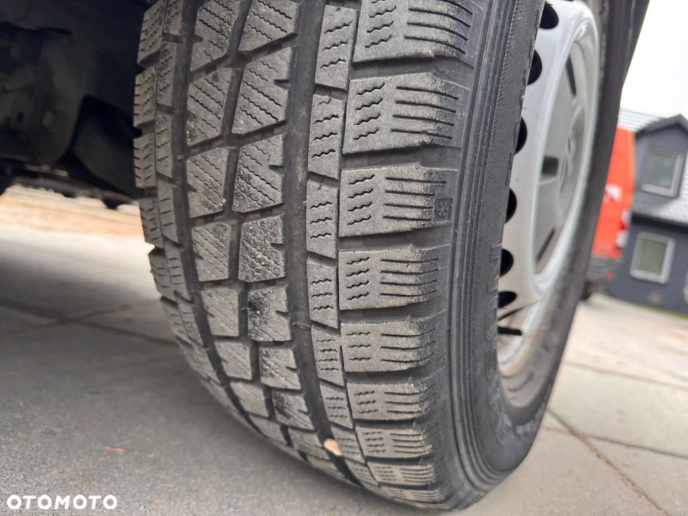 Volkswagen CRAFTER ŚREDNI PO LIFTOWY KLIMATYZACJA - 20