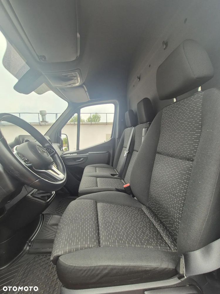 Mercedes-Benz Sprinter - 12
