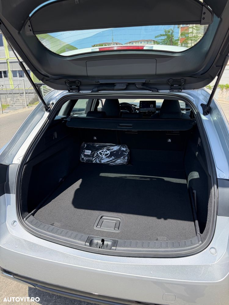 Toyota Corolla 1.8 HSD Business - 35