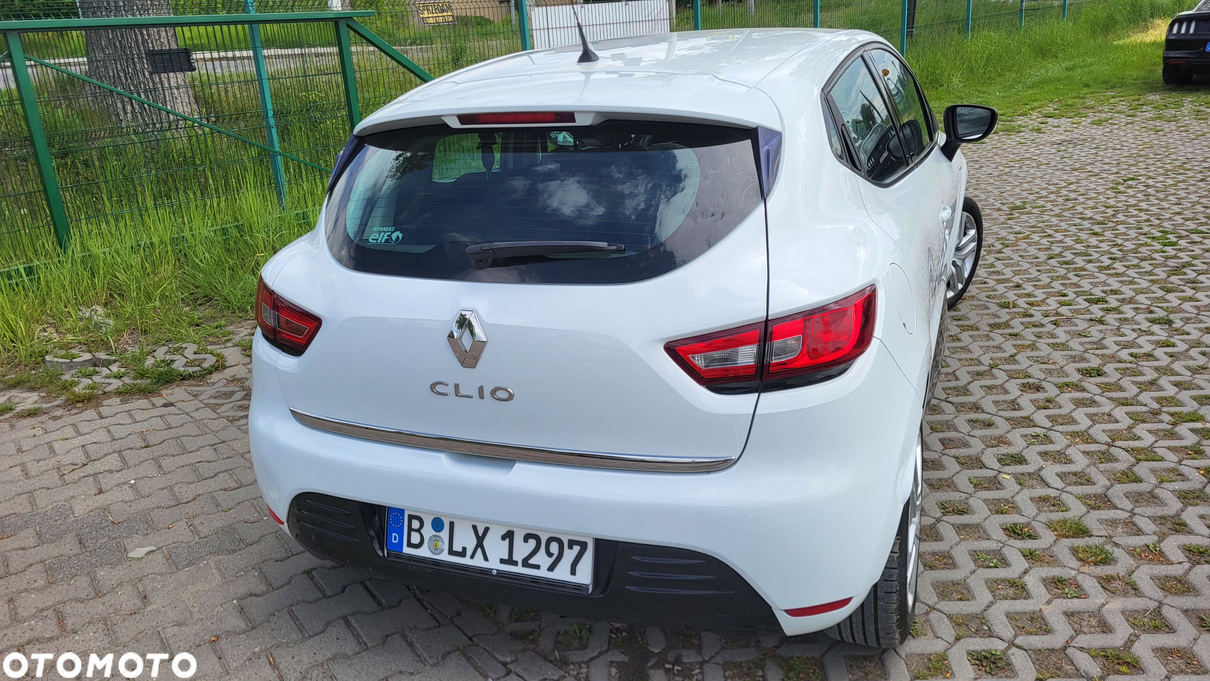 Renault Clio 1.2 16V 75 Limited - 14