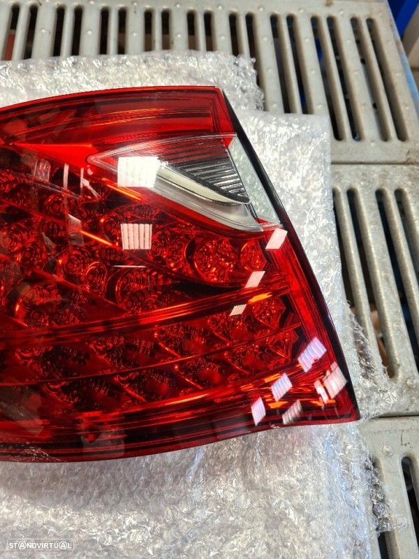 Farolim Esquerdo Painel Lanterna Stop Tras Ilharga Porsche Cayenne (9P - 2