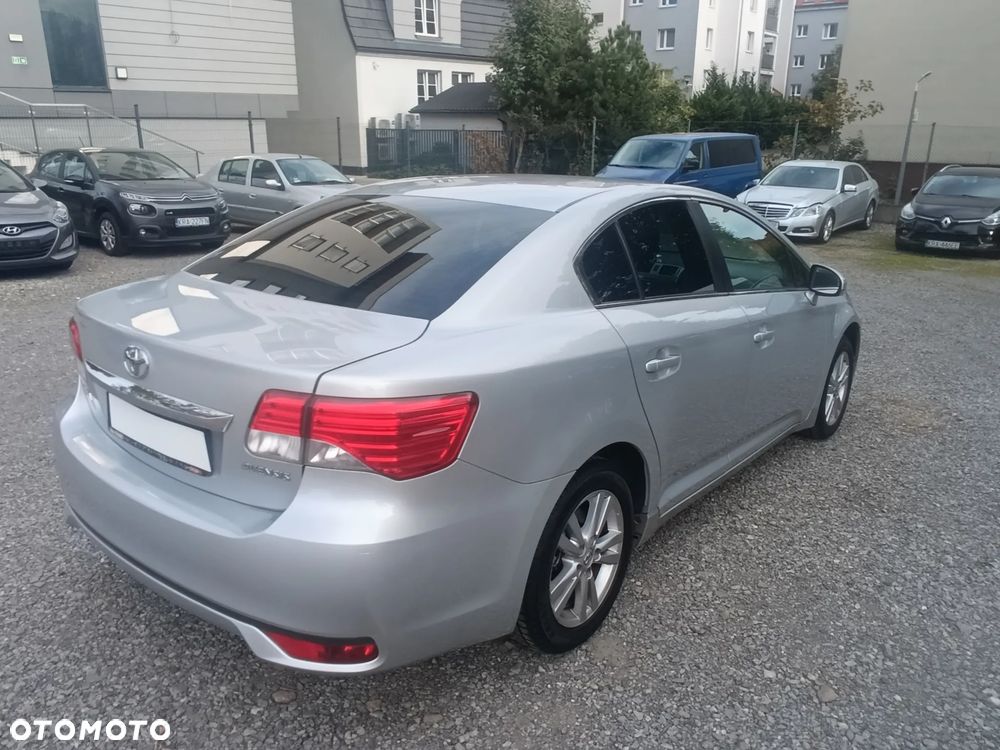 Toyota Avensis 2.0 D-4D Luna - 22