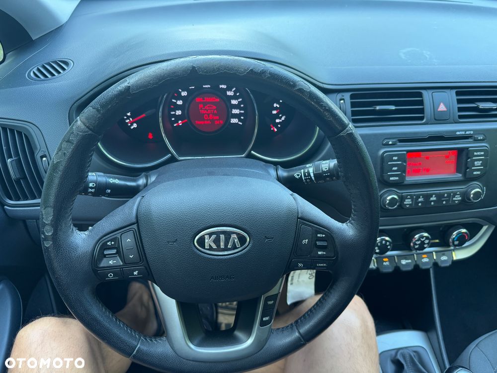 Kia Rio 1.2 Dream Team Edition - 14