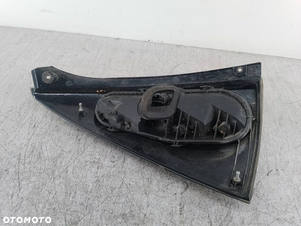 LAMPA TYLNA PRAWA CITROEN C1 81550-0H060 HATCHBACK - 3
