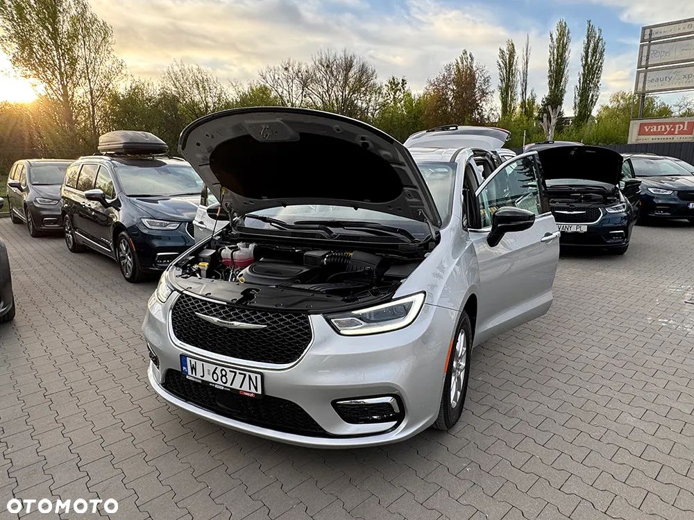 Chrysler Pacifica - 8