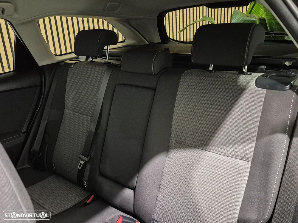 Toyota Auris Touring Sports 1.4 D-4D Comfort+Pack Sport - 11