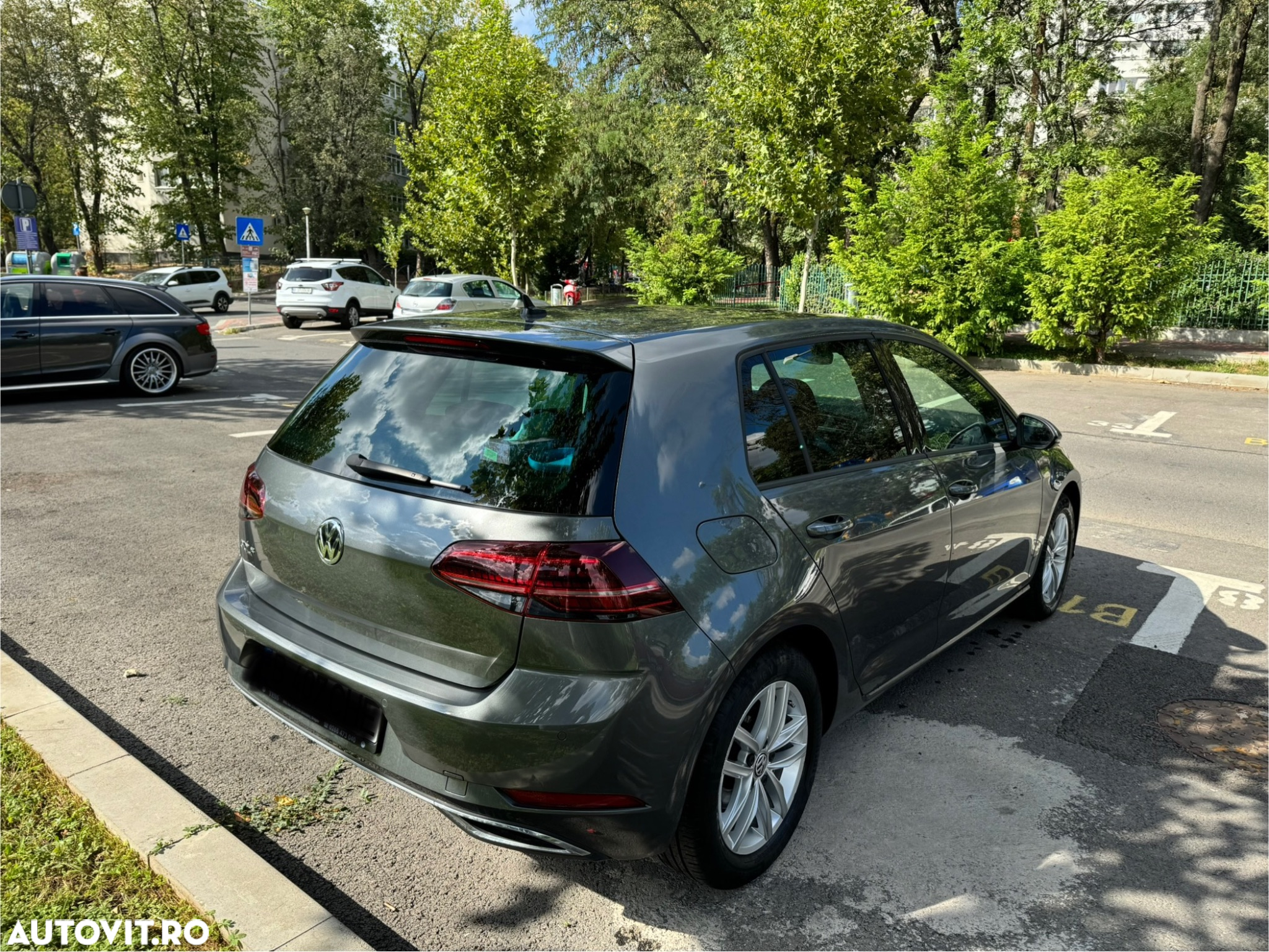 Volkswagen Golf 2.0 TDI DSG Highline - 3