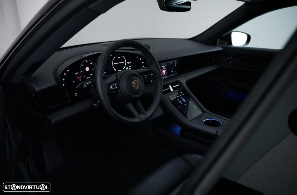 Porsche Taycan 4S - 12