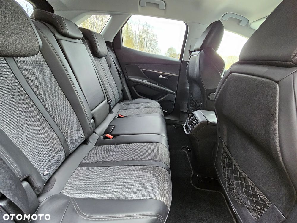 Peugeot 3008 PureTech 130 Stop & Start GPF Allure - 32
