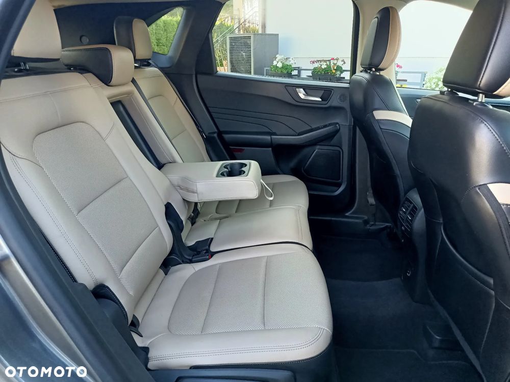 Ford Kuga 2.0 EcoBoost 4x4 Titanium - 23