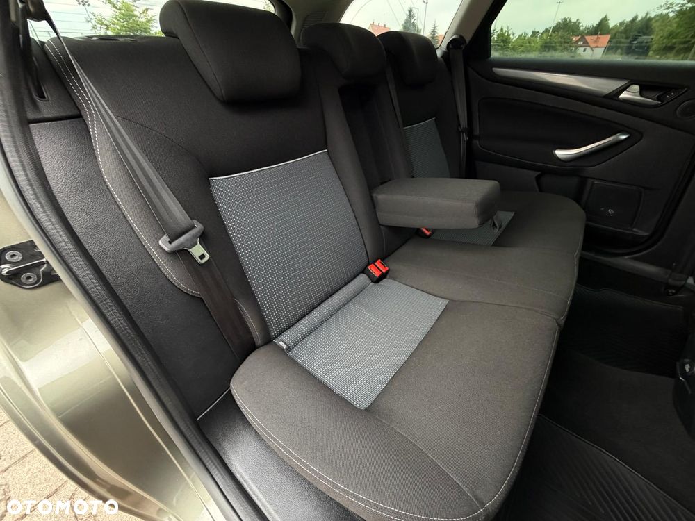 Ford Mondeo 1.6 Ti-VCT Champions Edition - 19