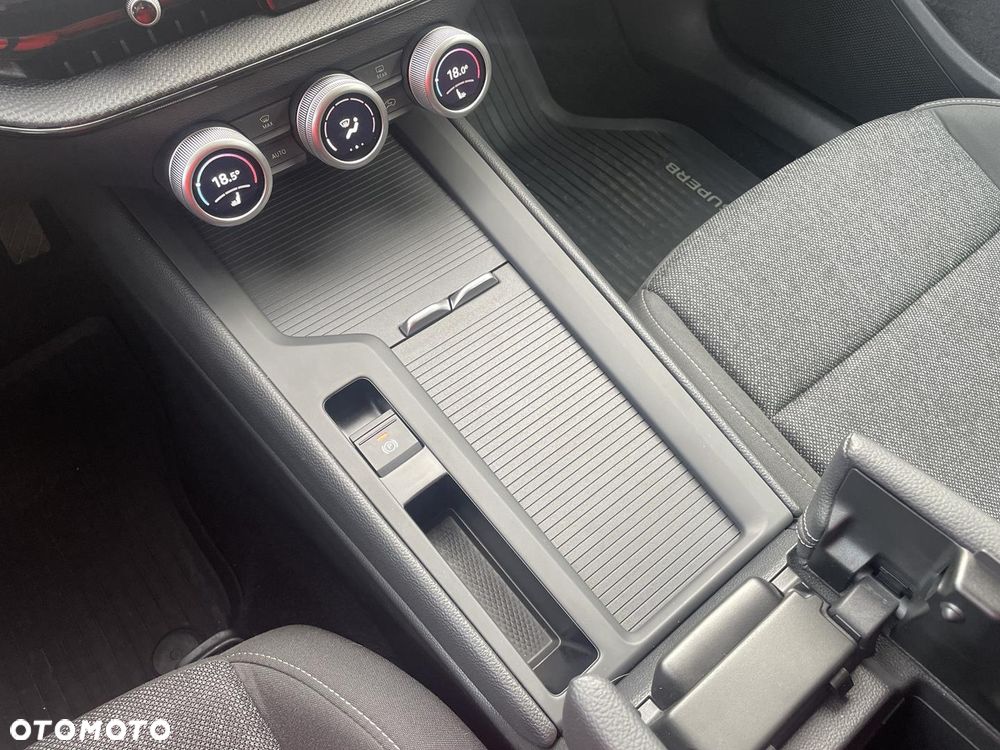 Skoda Superb 2.0 TDI SCR Essence DSG - 33