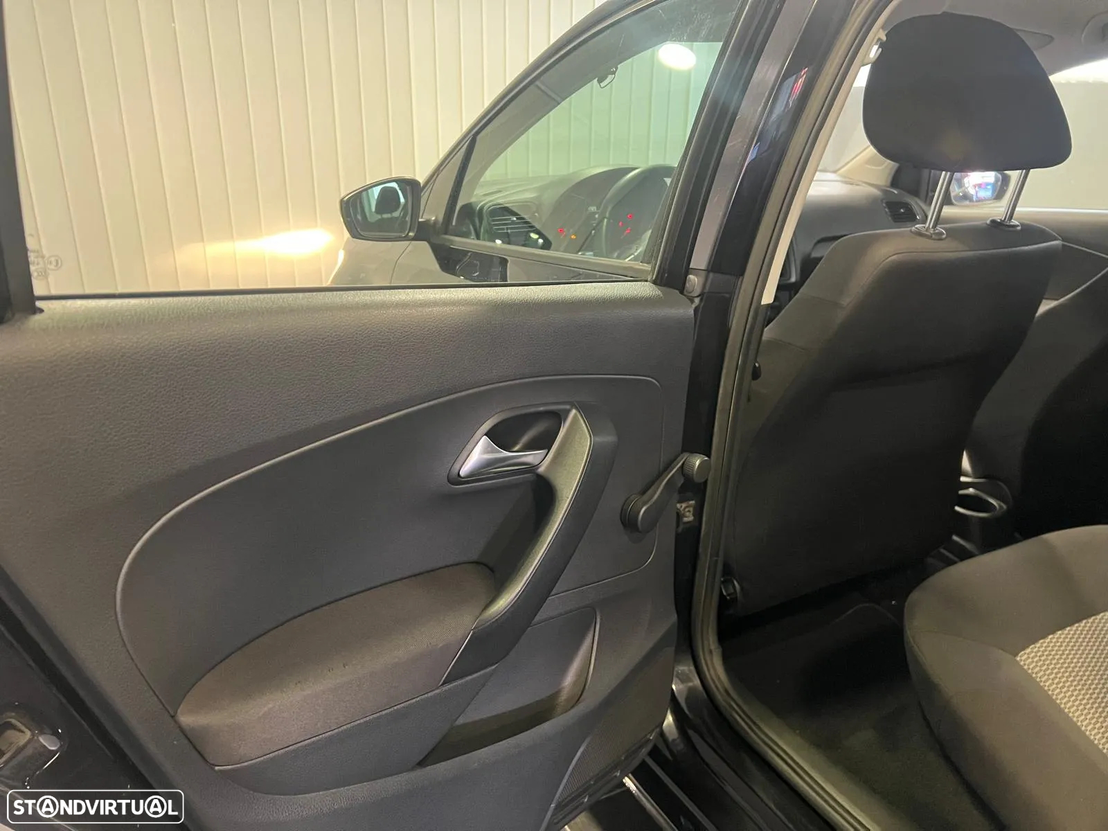 VW Polo 1.6 TDI Trendline BlueMotion - 12
