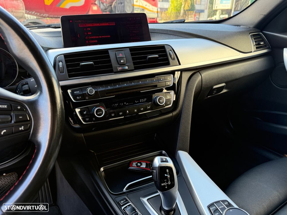 BMW 320 d Touring Sport-Aut. Efficient Dynamics Edition Sport Line - 29