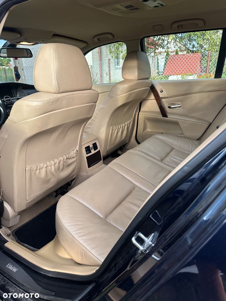 BMW Seria 5 525d - 14