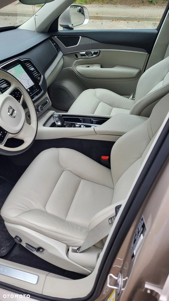 Volvo XC 90 - 7