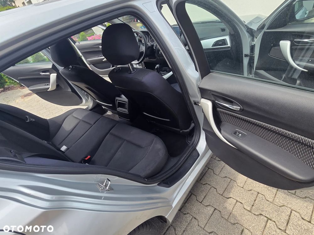 BMW Seria 1 116d DPF - 13