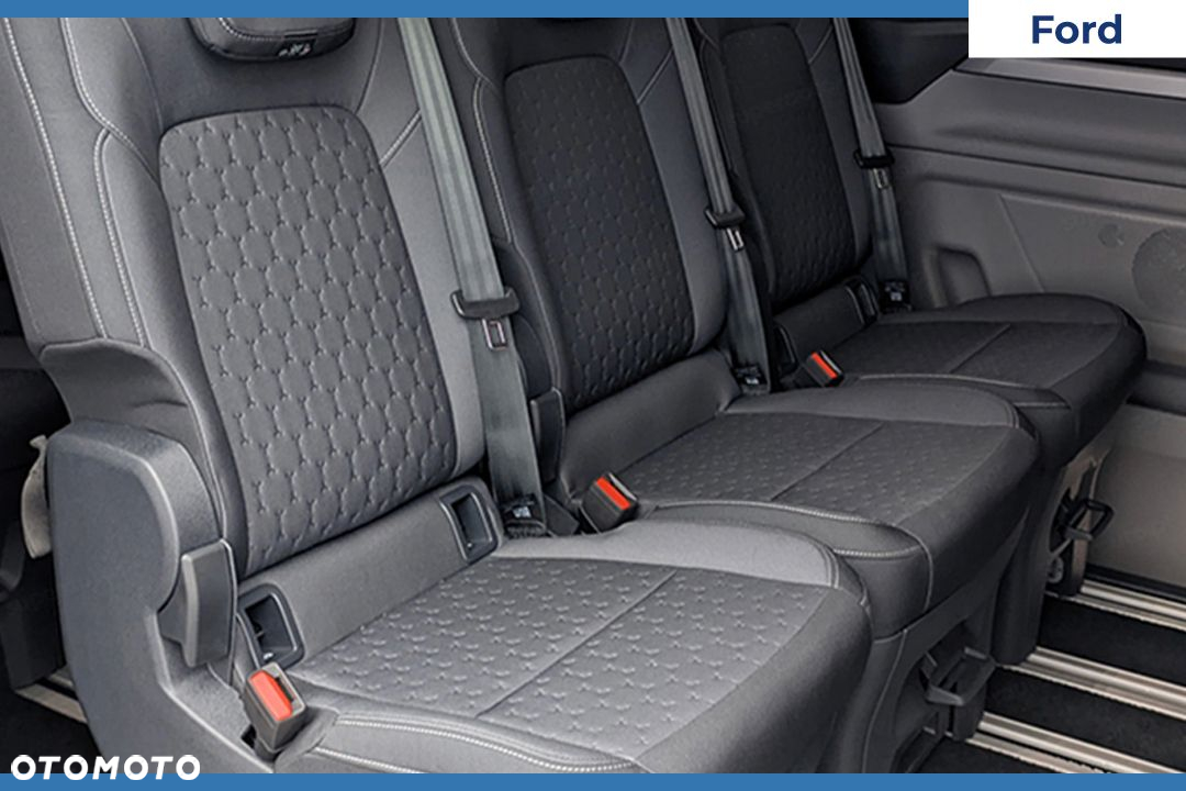 Ford Tourneo Custom - 11