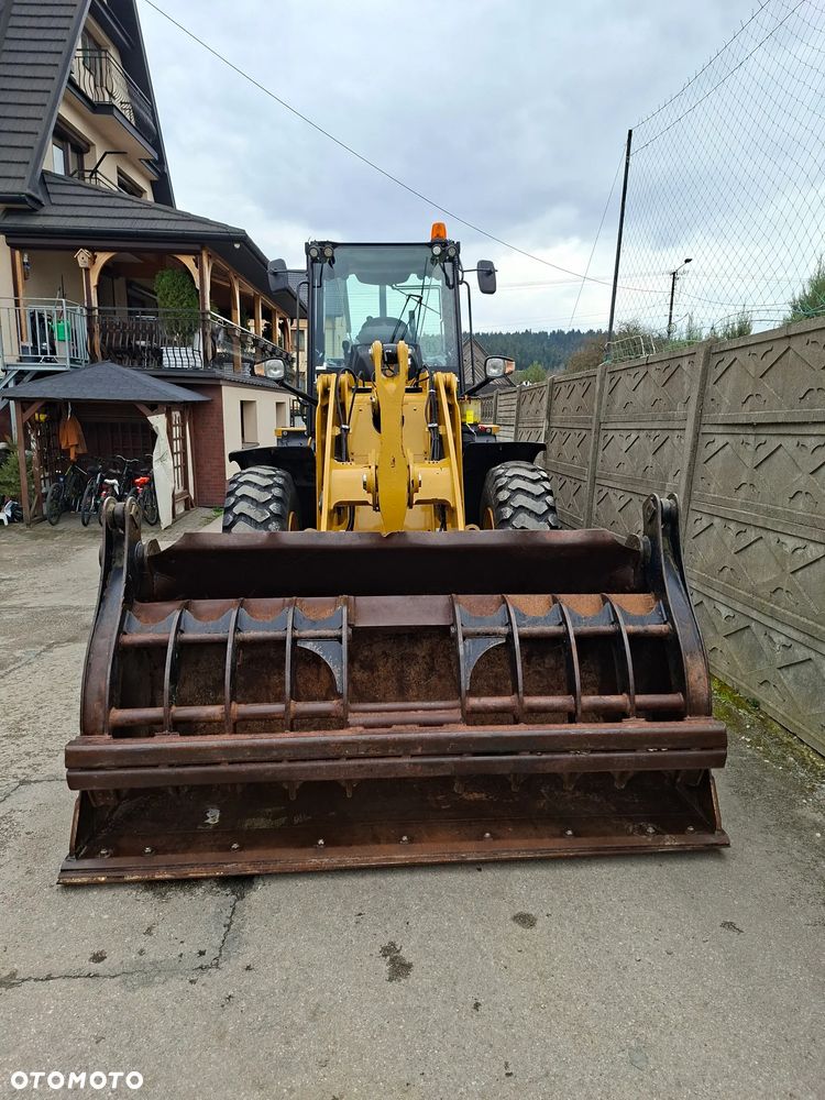 Caterpillar CAT 914 M - 17