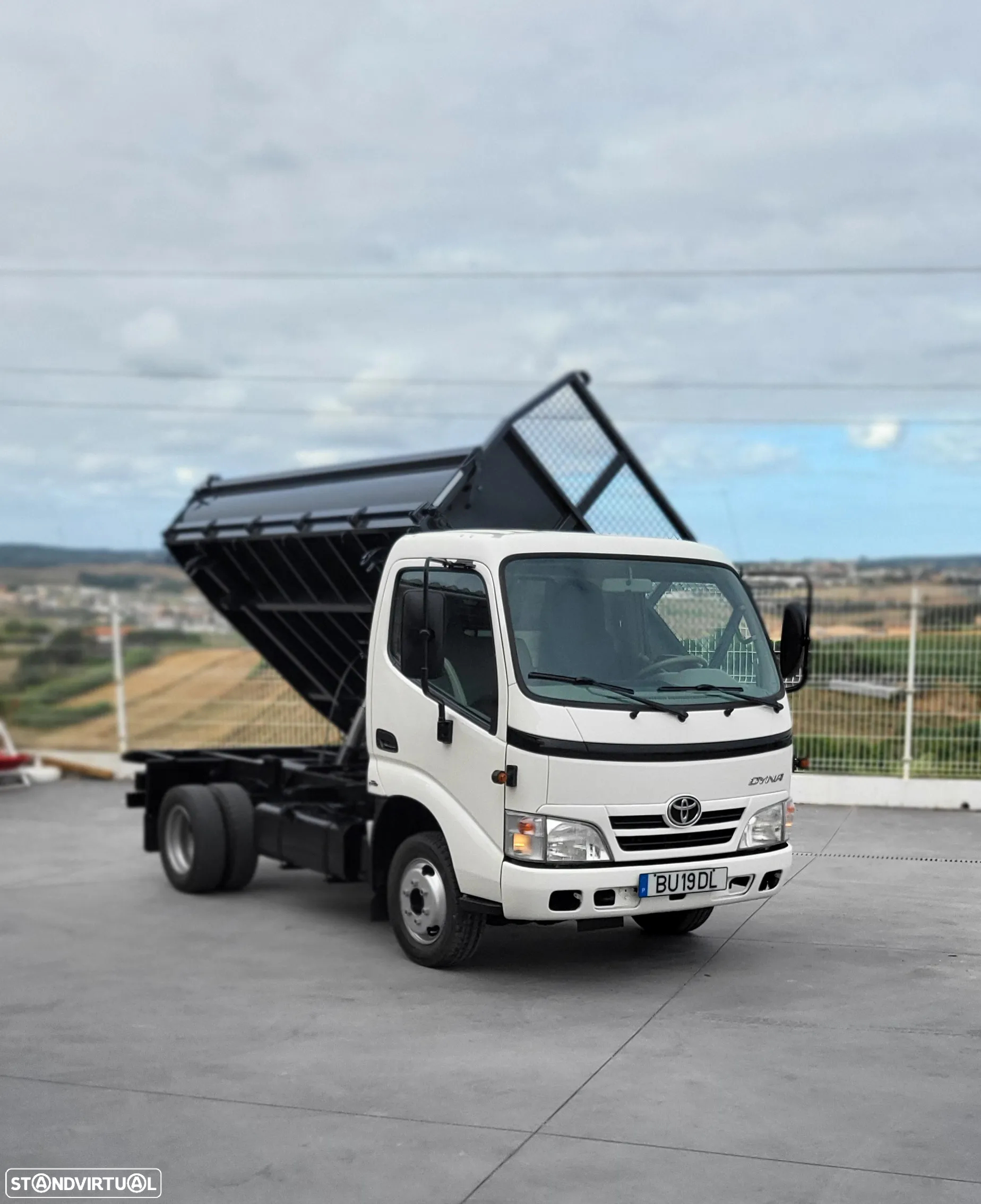 Toyota Dyna Tribasculante - 3