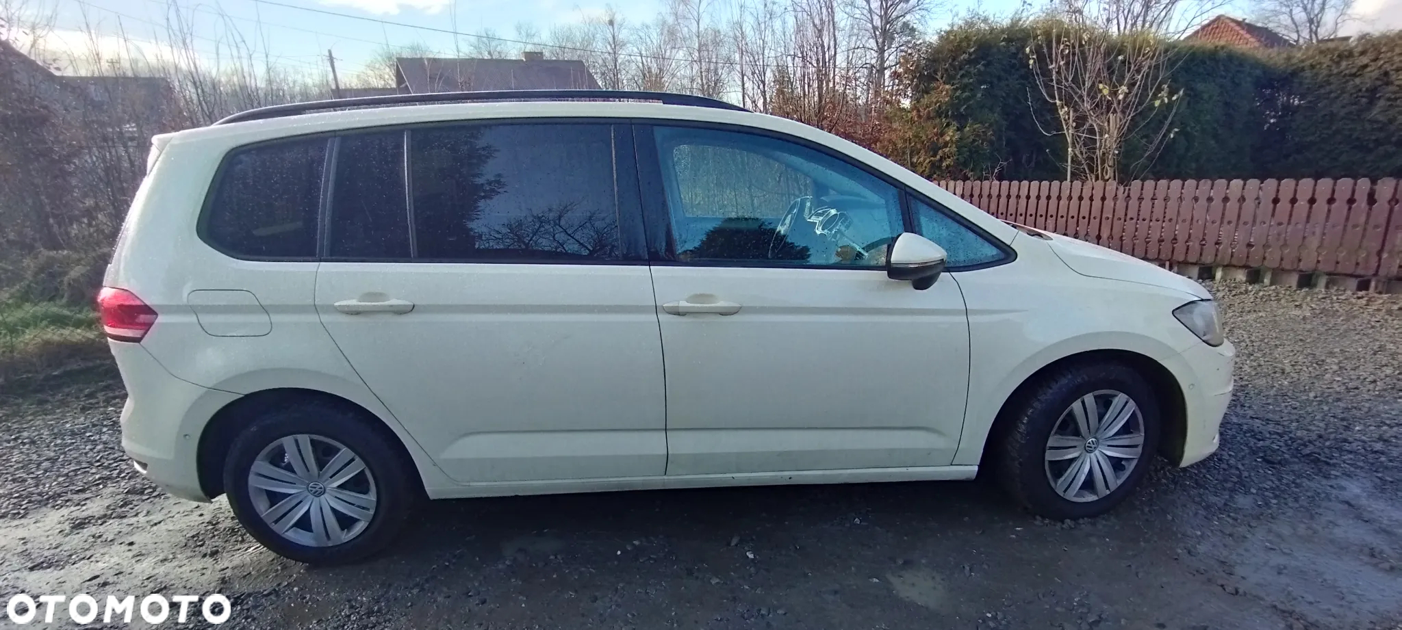 Volkswagen Touran 2.0 TDI SCR DSG Comfortline - 4