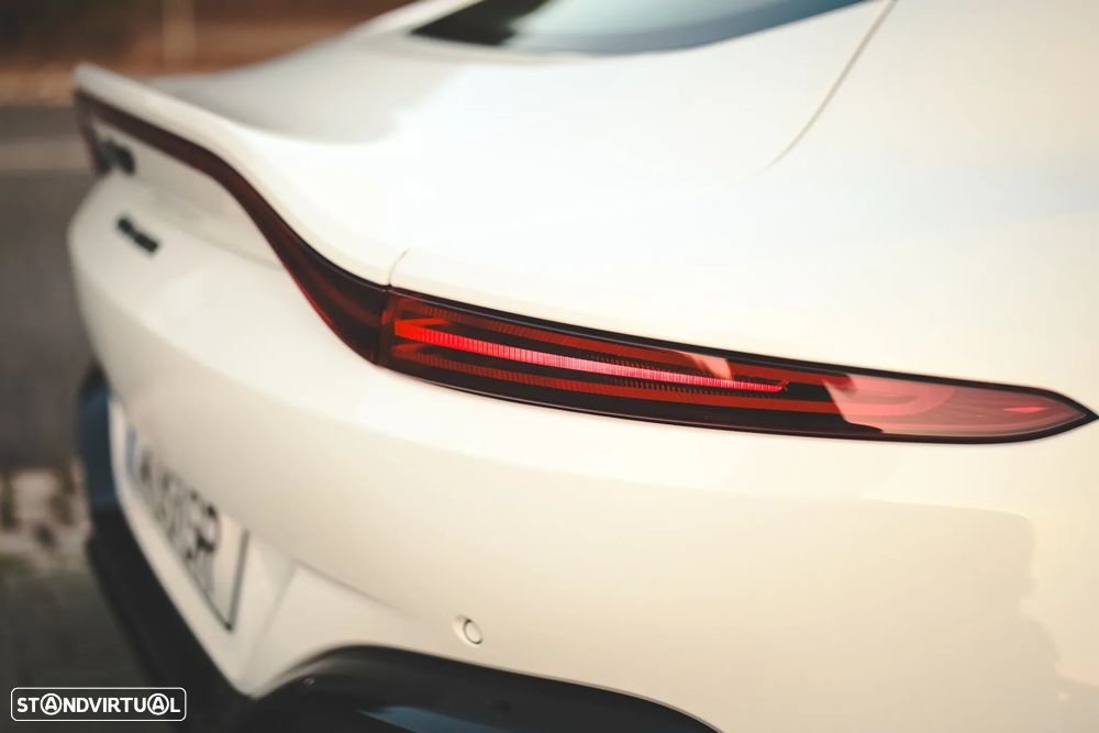 Aston Martin Vantage Coupe V8 - 7