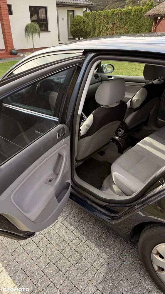 Volkswagen Golf 2.0 TDI Comfortline - 14