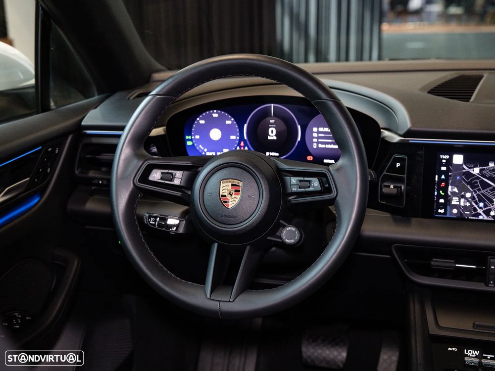 Porsche Macan Electric 4 - 30