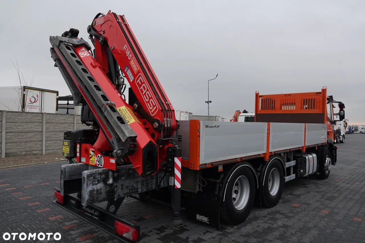 Iveco 420 / 6x2 / SKRZYNIOWY- 6,5 M / HDS FASSI 185 - 10,4 M / E6 / OŚ PODNOSZONA - 9