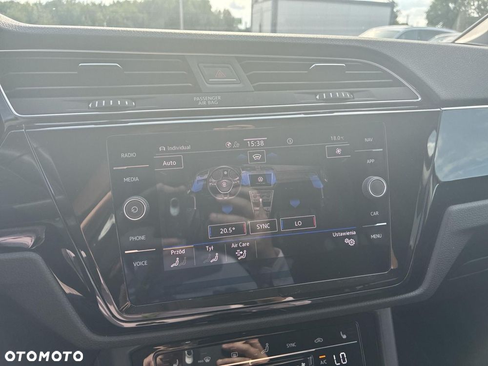 Volkswagen Touran - 25