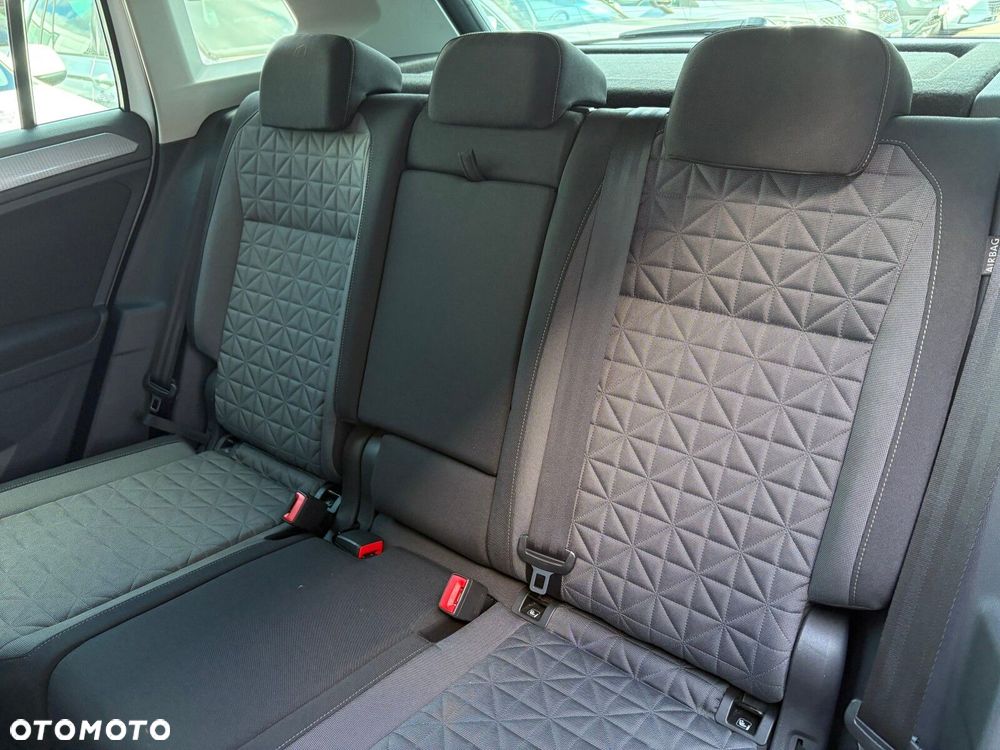 Volkswagen Tiguan - 14