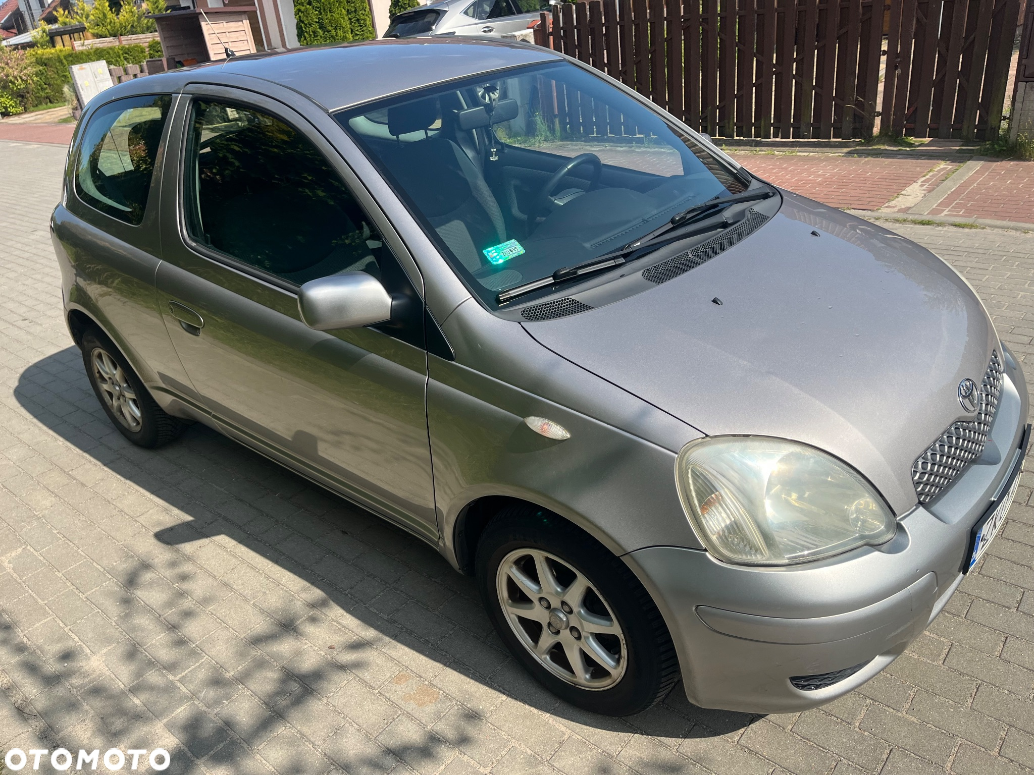 Toyota Yaris 1.3 - 7