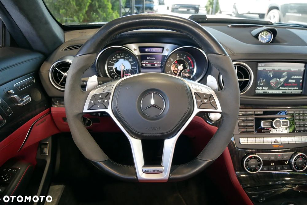 Mercedes-Benz SL 63 AMG - 22